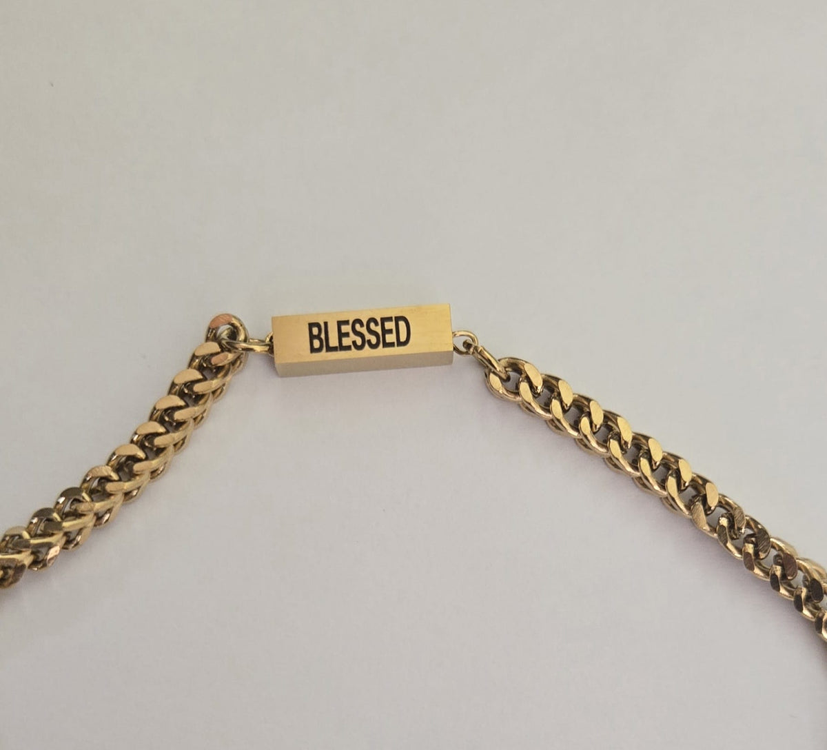 Pulsera Espiritual Grabada en Acero Inoxidable – Faith/Blessed/Empowered – Dorado/Plateado – Golden Touch by Kanny